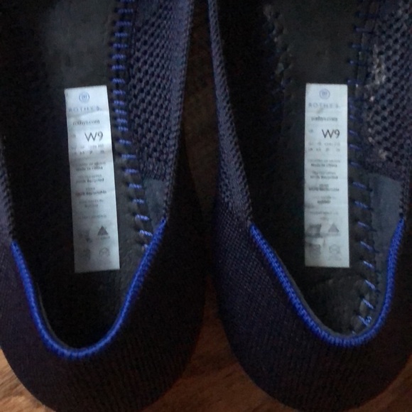 Navy Rothy’s Flats - Picture 4 of 5